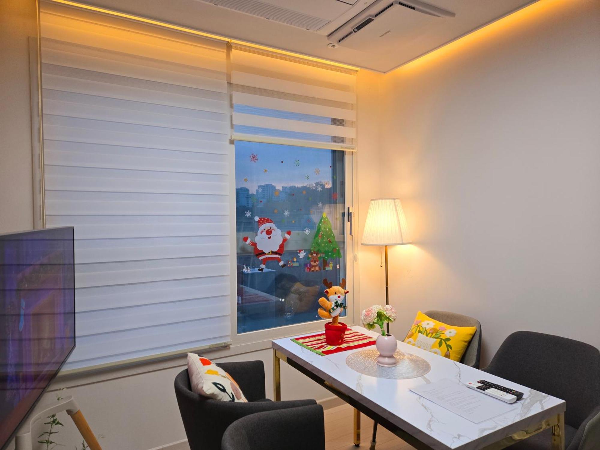 Gamseong House #Gimpo Airport 10 Min #Hwagok Station #Netflix #Beamprojet #Niceview Seoul Rum bild